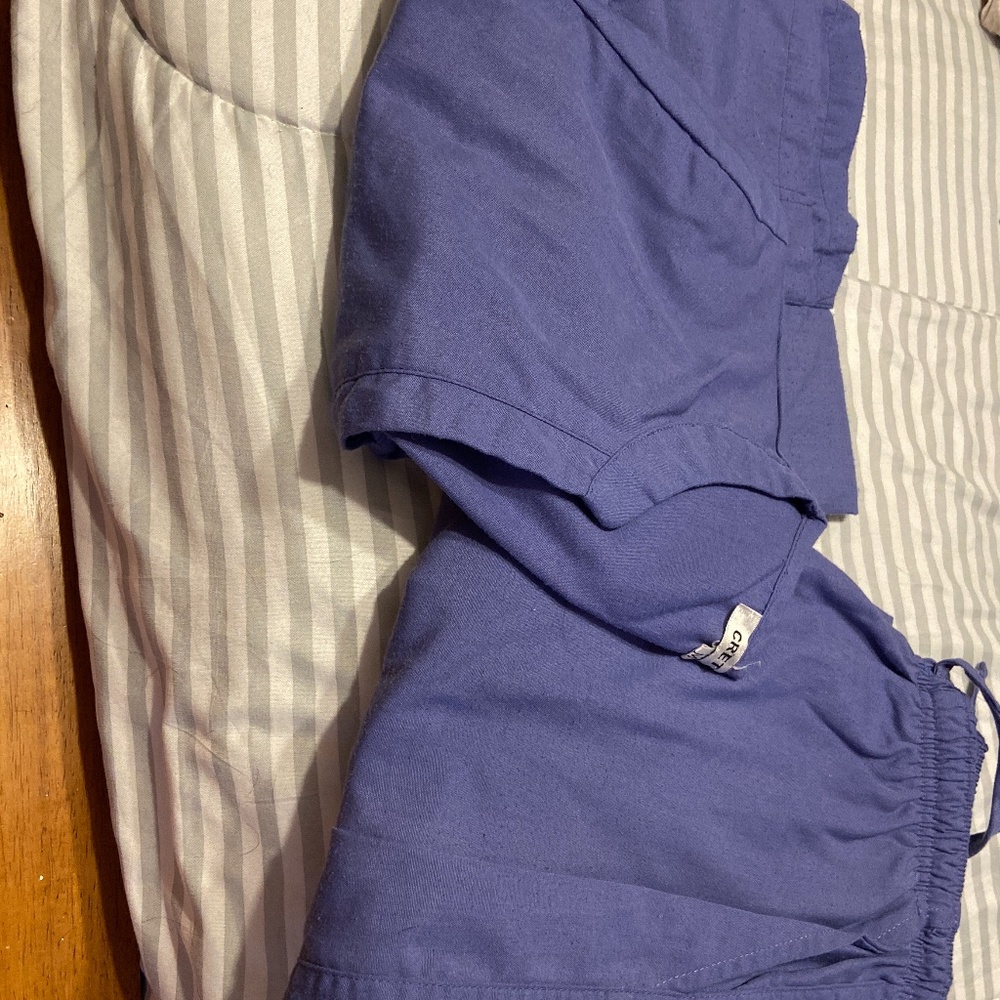 Scrub set